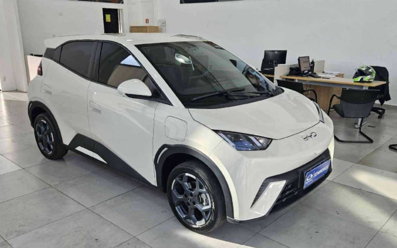 BYD Dolphin Mini (Elétrico) na cor Branco em Curitiba / PR - 2045050