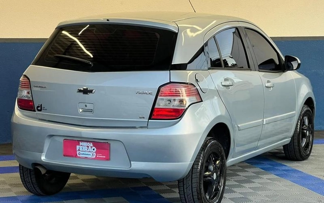 imagem-https://www.socarrao.com.br/sc-vehicle-images-prod/2045996/1789657109899-8009162_0_B_a1b6619c90.jpeg