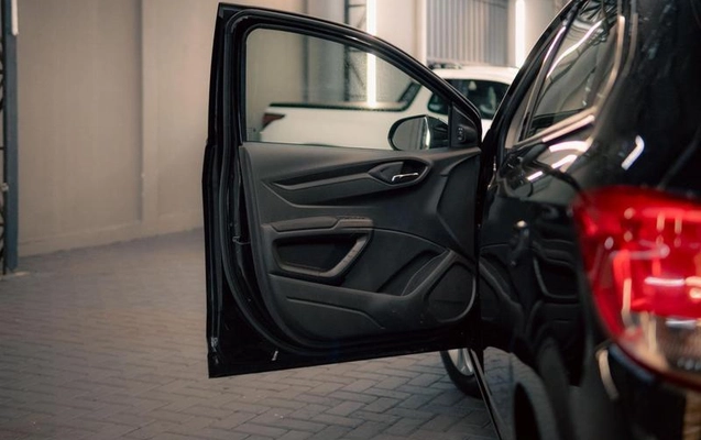imagem-https://www.socarrao.com.br/sc-vehicle-images-prod/2047523/1781716846000-8136451_3_B_98e5cd8071.jpeg