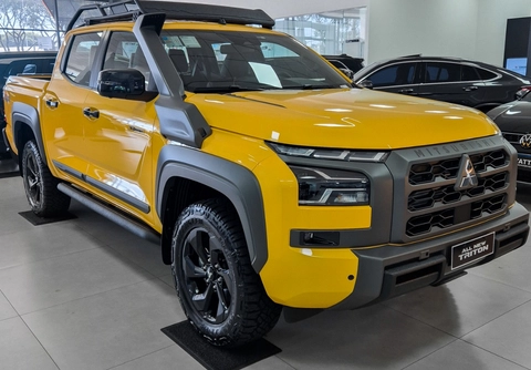 Mitsubishi Triton 2027 Amarelo — foto 1 de 3