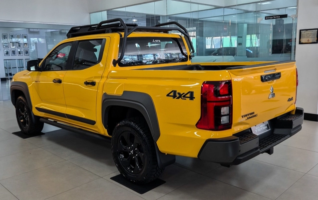 imagem-https://www.socarrao.com.br/sc-vehicle-images-prod/2047990/1781103520676-MjAyNjA2MDhfMTAzNTA5LmpwZw.jpg
