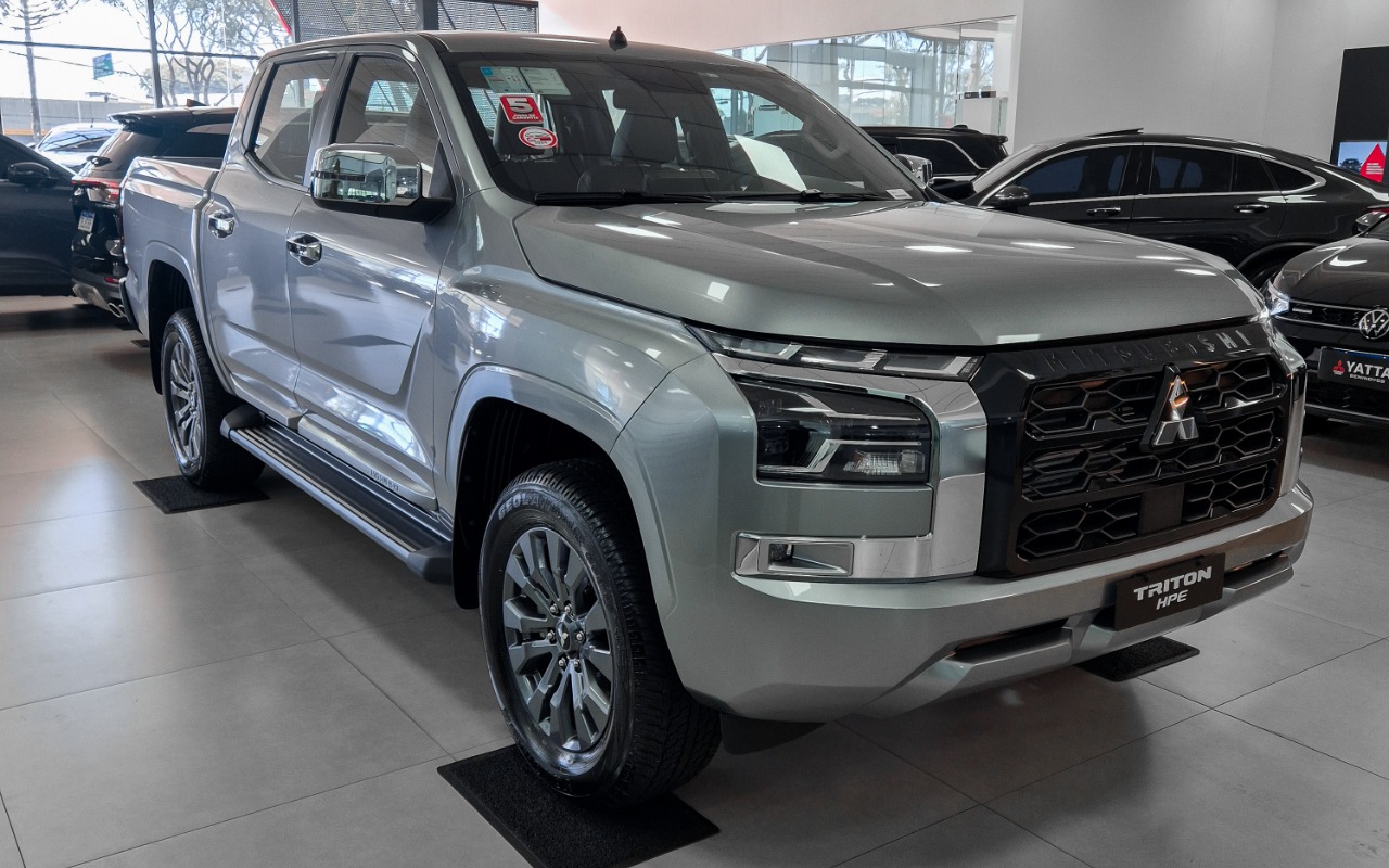 Mitsubishi Triton 2027 Prata — foto 1 de 3