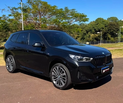 BMW X1 2025 Preto — foto 1 de 3