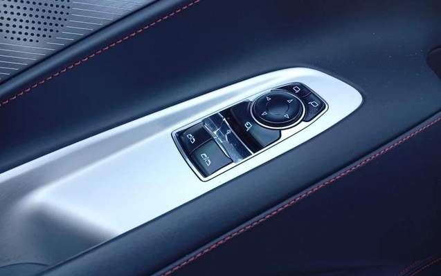 imagem-https://www.socarrao.com.br/sc-vehicle-images-prod/2049346/1789504556025-7278722_3_B_6c1fea2d74.jpeg