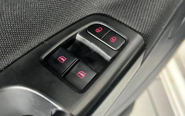 imagem-https://www.socarrao.com.br/sc-vehicle-images-prod/2049598/1789391209998-8171789_15_B_57bb79f803.jpeg