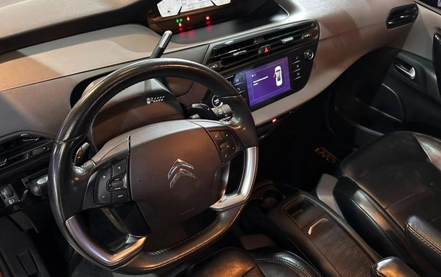 imagem-https://www.socarrao.com.br/sc-vehicle-images-prod/2049981/1781117522975-8169080_6_B_a808a58cd0.jpeg