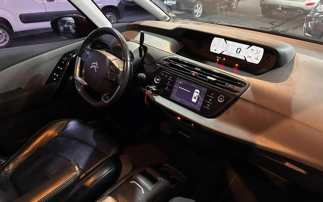 imagem-https://www.socarrao.com.br/sc-vehicle-images-prod/2049981/1781117522992-8169080_9_B_20de4fd497.jpeg