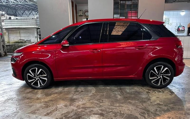 imagem-https://www.socarrao.com.br/sc-vehicle-images-prod/2049981/1781117523000-8169080_5_B_cbee3ce3ef.jpeg