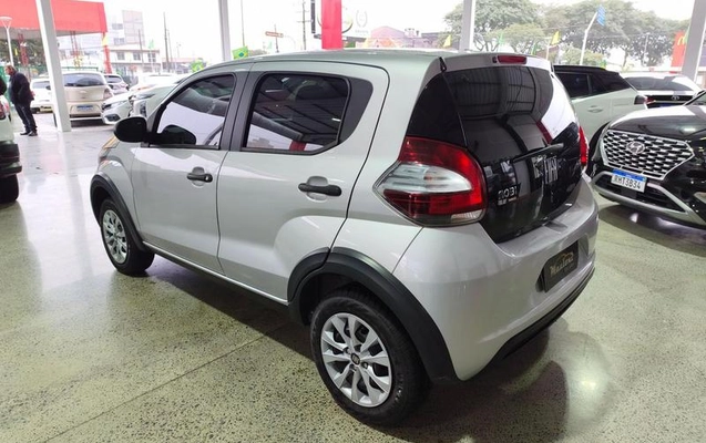 imagem-https://www.socarrao.com.br/sc-vehicle-images-prod/2050775/1791373295519-8174107_11_B_2168ce3e2d.jpeg