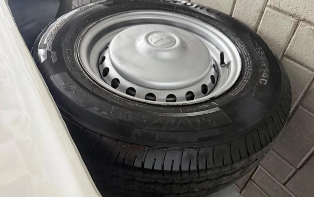 imagem-https://www.socarrao.com.br/sc-vehicle-images-prod/2050859/1786707492890-8174165_6_B_d0d63c701c.jpeg