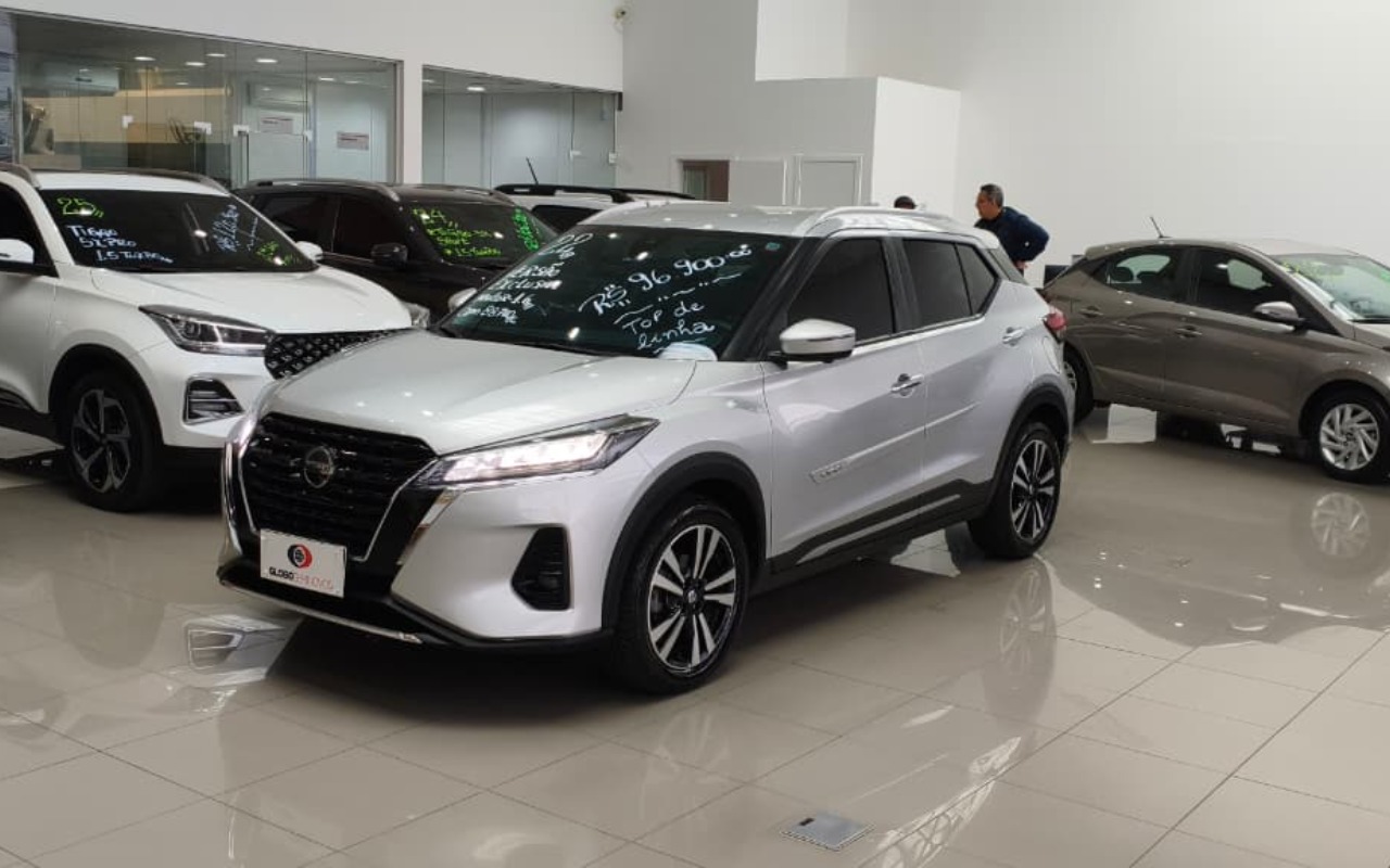 Nissan KICKS Exclusive 1.6 16V Flex Aut. na cor Prata em São José dos Pinhais / PR - 2051177