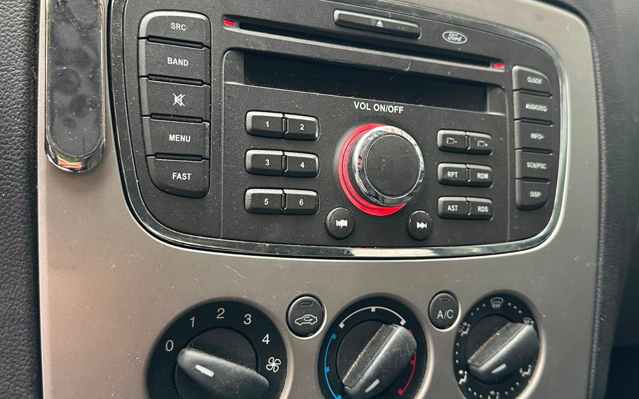 imagem-https://www.socarrao.com.br/sc-vehicle-images-prod/2051832/1781268320312-Y2UwZTNkZjAtNTBkMS00ODBlLTkyMjktYTVhNWI5YWQyNDJhLmpwZw.jpg