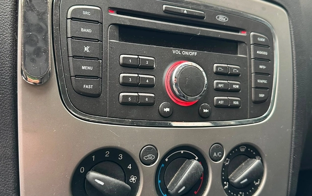 imagem-https://www.socarrao.com.br/sc-vehicle-images-prod/2051832/1781268320312-Y2UwZTNkZjAtNTBkMS00ODBlLTkyMjktYTVhNWI5YWQyNDJhLmpwZw.jpg