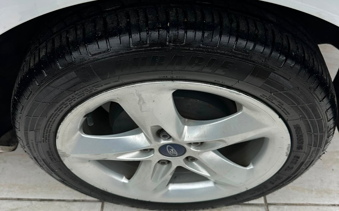 imagem-https://www.socarrao.com.br/sc-vehicle-images-prod/2051832/1781268320591-MTQ2NTFhZDMtZWJkNi00NGYwLWExZDAtYjJhZjU0MWNmZTRmLmpwZw.jpg