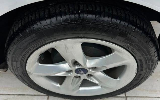 imagem-https://www.socarrao.com.br/sc-vehicle-images-prod/2051832/1781268320591-MTQ2NTFhZDMtZWJkNi00NGYwLWExZDAtYjJhZjU0MWNmZTRmLmpwZw.jpg