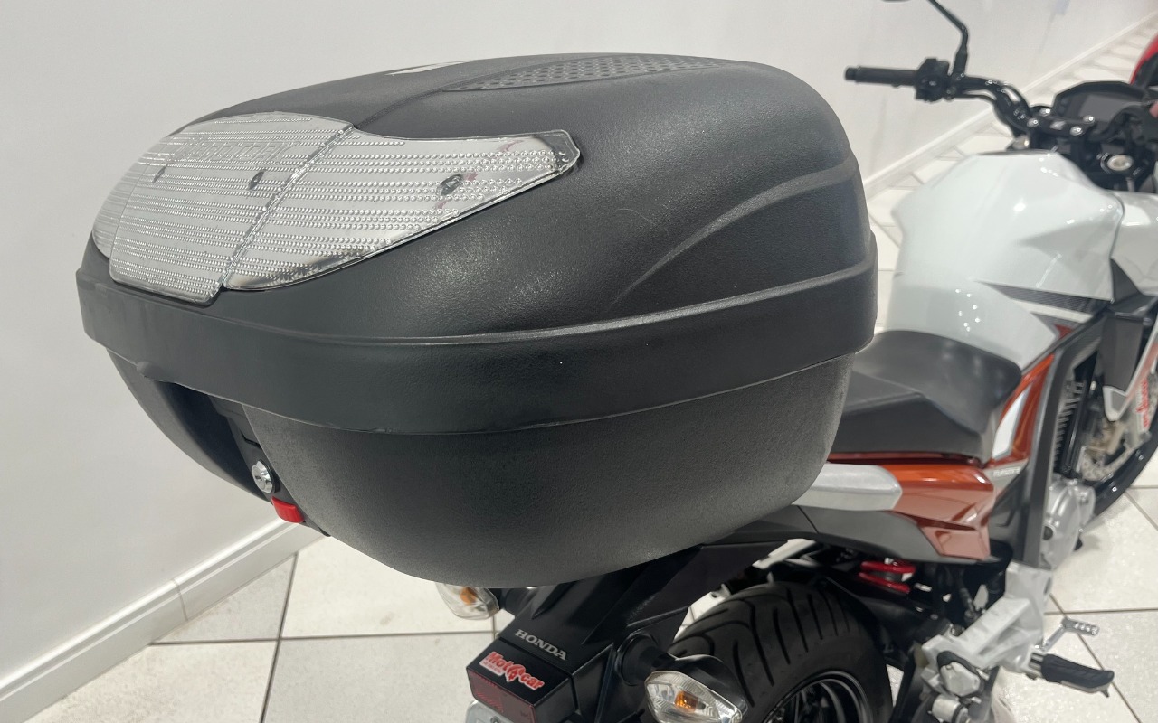 imagem-https://www.socarrao.com.br/sc-vehicle-images-prod/20519/1780073450429-SU1HXzcyMTUuanBlZw.jpeg