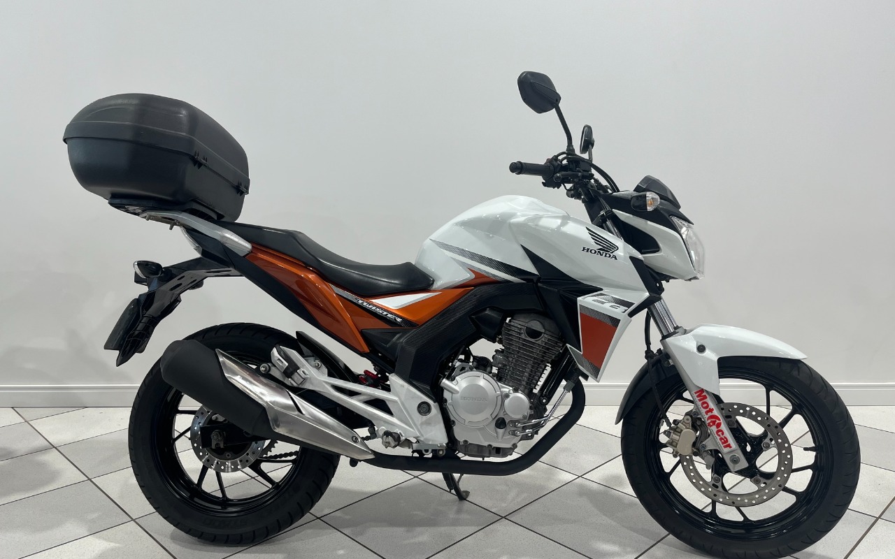 imagem-https://www.socarrao.com.br/sc-vehicle-images-prod/20519/1780073450674-SU1HXzcyMTIuanBlZw.jpeg