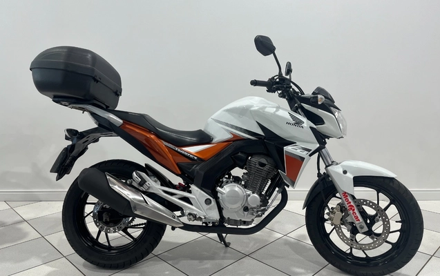 imagem-https://www.socarrao.com.br/sc-vehicle-images-prod/20519/1780073450674-SU1HXzcyMTIuanBlZw.jpeg
