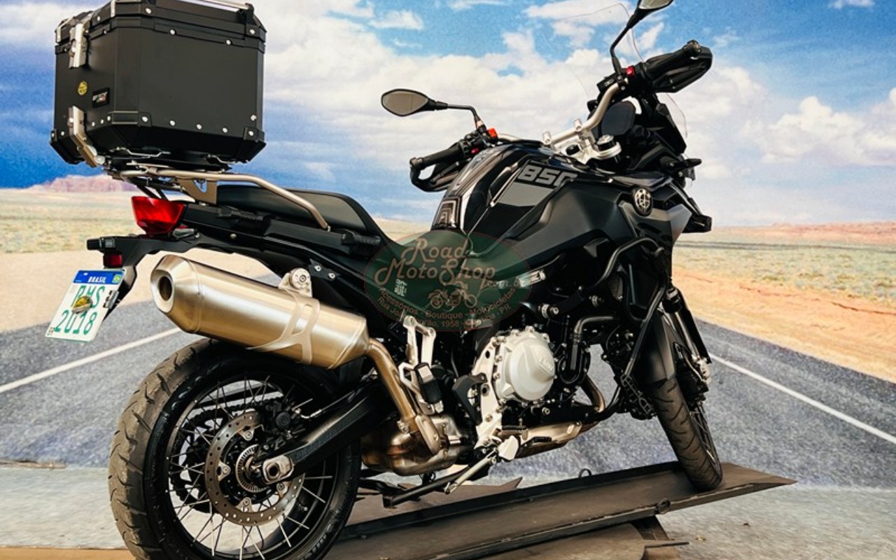 imagem-https://www.socarrao.com.br/sc-vehicle-images-prod/2052090/1781119001604-Qk1XIDg1MCBNSUNIRUxfMTAuanBn.jpg