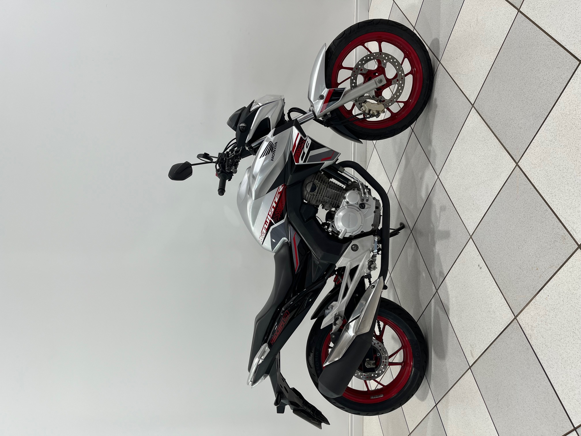 imagem-https://www.socarrao.com.br/sc-vehicle-images-prod/20521/1769988119245-7222749OR_1768336486_23_140.jpg