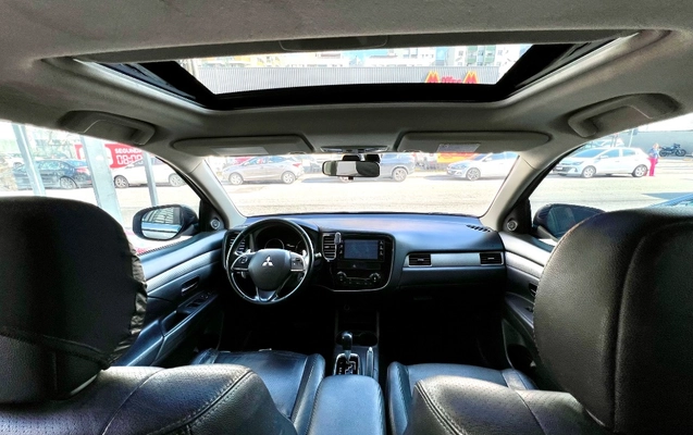 imagem-https://www.socarrao.com.br/sc-vehicle-images-prod/2053071/1786363782150-gb-27c7684.jpeg