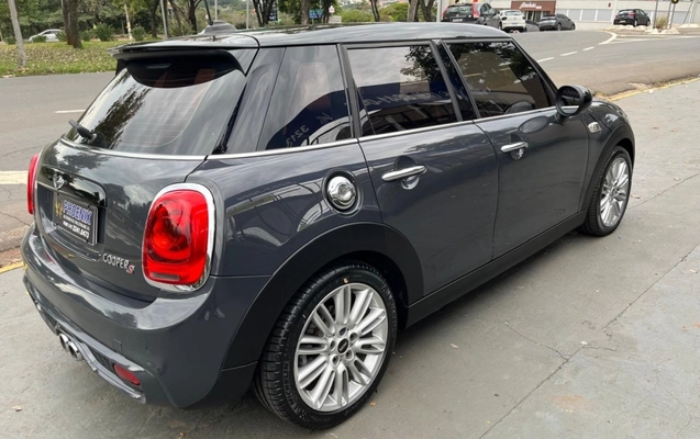 imagem-https://www.socarrao.com.br/sc-vehicle-images-prod/2055060/1787779498902-T0eNwbFD9Wl2ZxNeci6ra7ssrtcdjmcb.jpg