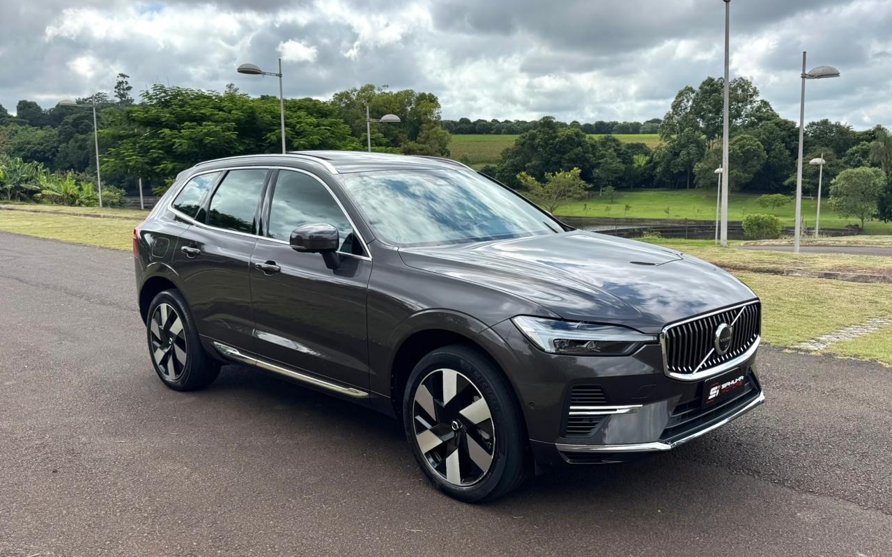 Volvo XC60 T-8 Ultimate 2.0 AWD (Híbrido) na cor Cinza em Londrina / PR - 20551