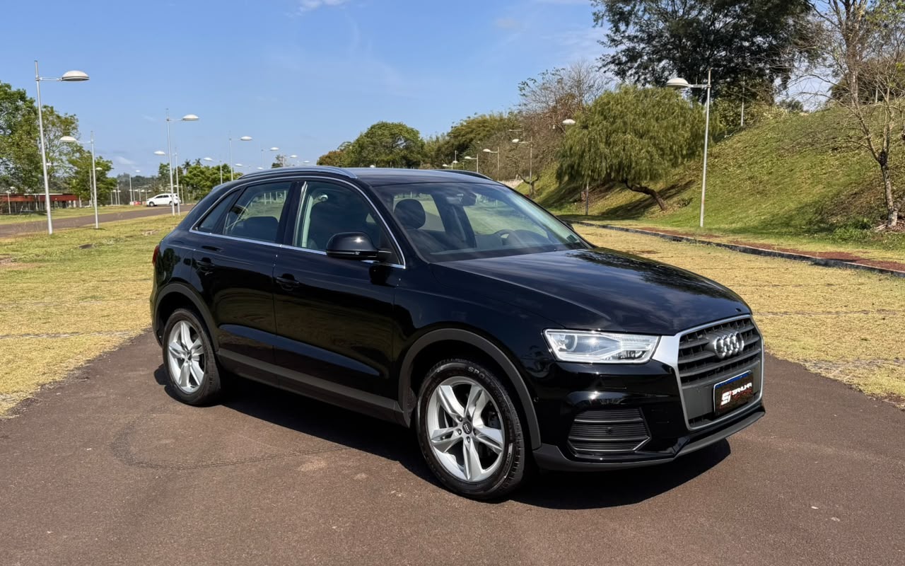 Audi Q3 2018 Preto — foto 1 de 3