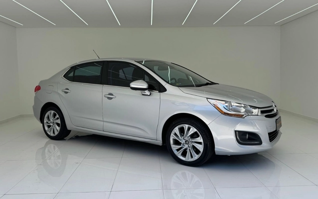 imagem-https://www.socarrao.com.br/sc-vehicle-images-prod/2056955/1781138720306-SU1HLTIwMjYwNDA4LVdBMDA1Ny5qcGc.jpg