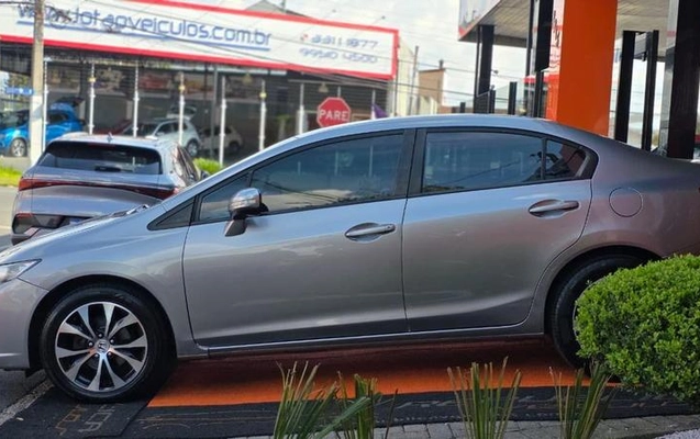 imagem-https://www.socarrao.com.br/sc-vehicle-images-prod/2065732/1784921334950-8165526_6_B_4e52b42dbe.jpeg