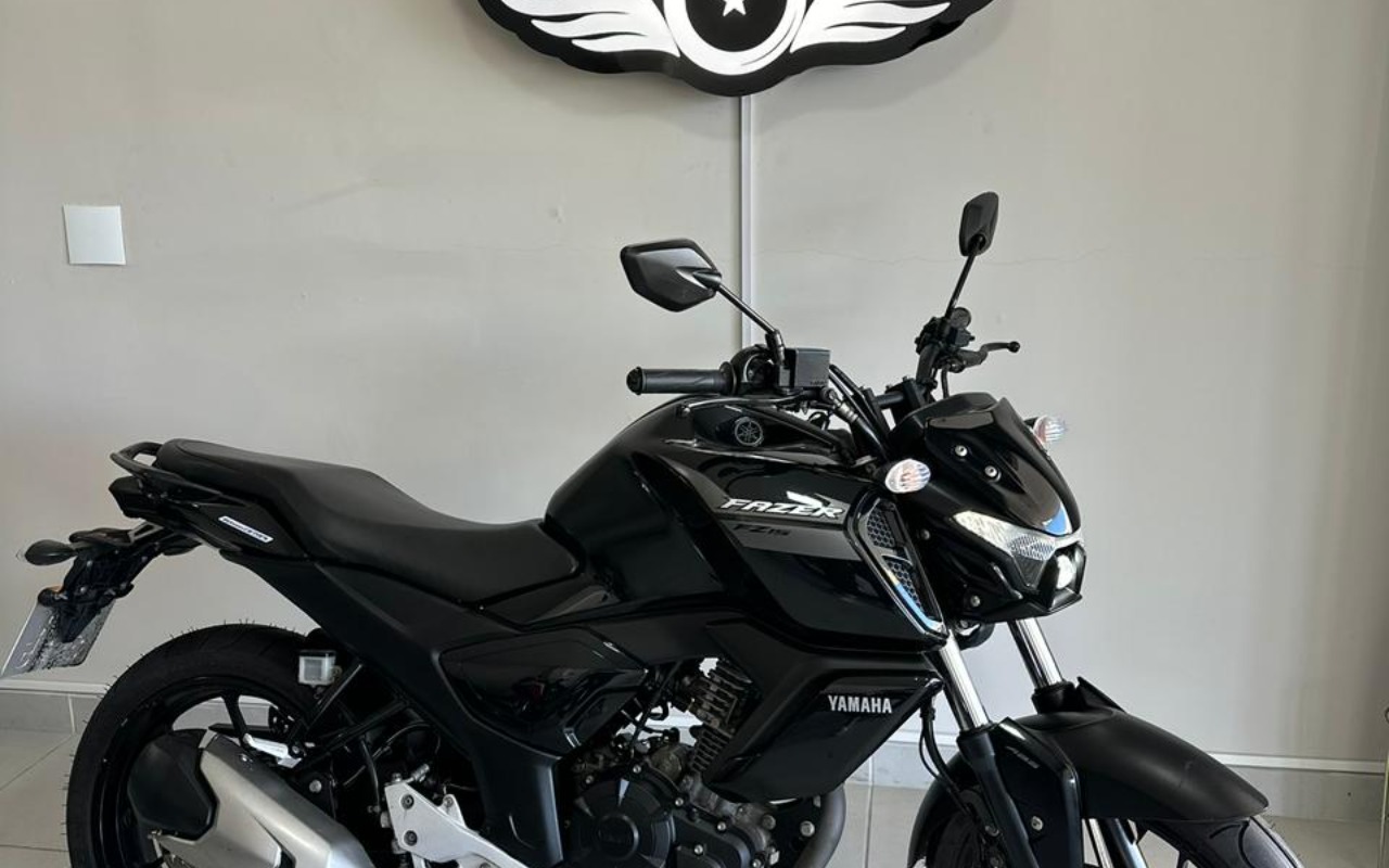 YAMAHA FZ15 150 FAZER FLEX  na cor Preto em Curitiba / PR - 2066703