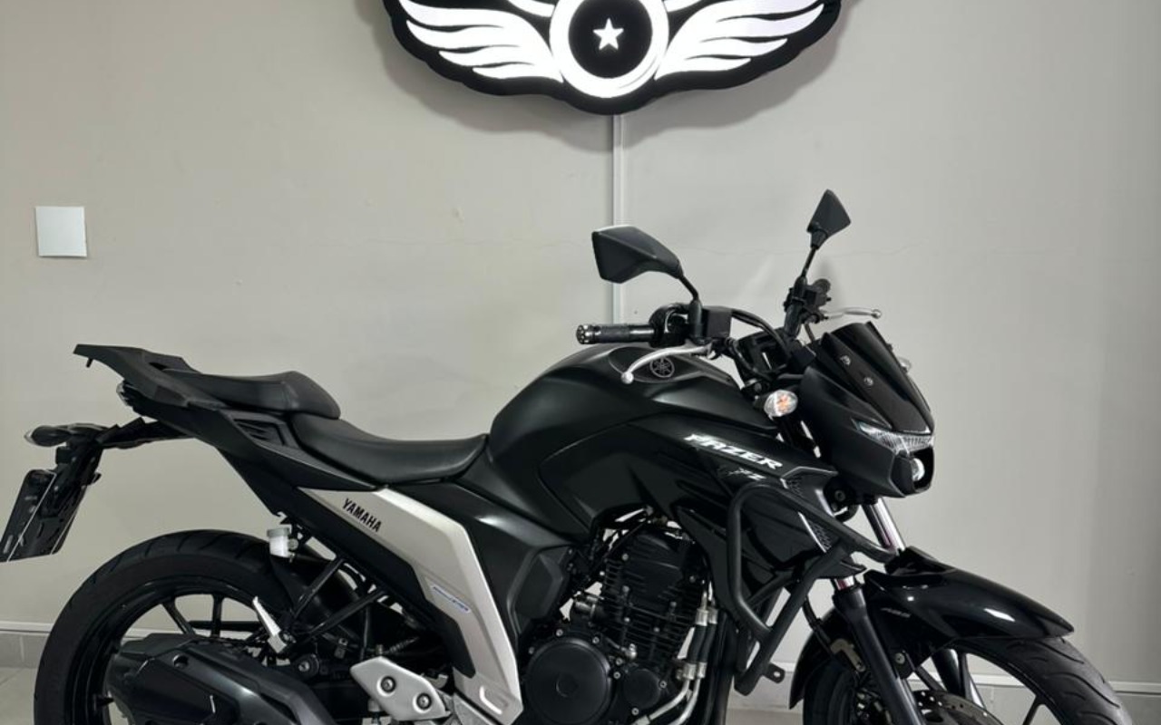 YAMAHA FZ25 250 FAZER FLEX  na cor Preto em Curitiba / PR - 2067832