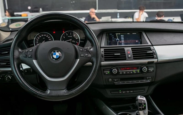 imagem-https://www.socarrao.com.br/sc-vehicle-images-prod/2068009/1789047519761-8176678_13_B_8978ec3176.jpeg