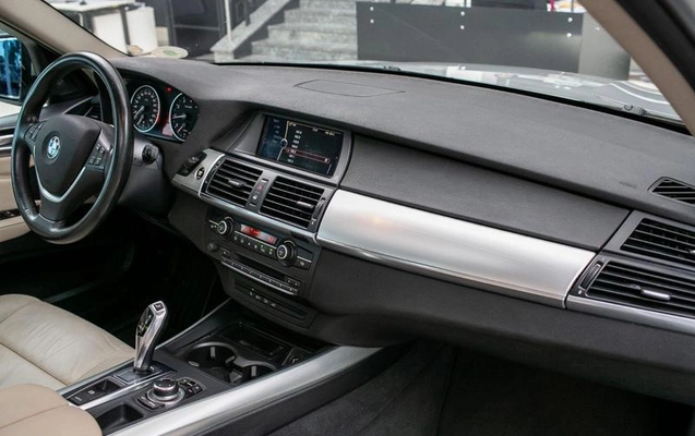 imagem-https://www.socarrao.com.br/sc-vehicle-images-prod/2068009/1789047519775-8176678_13_B_e0616fc4c9.jpeg