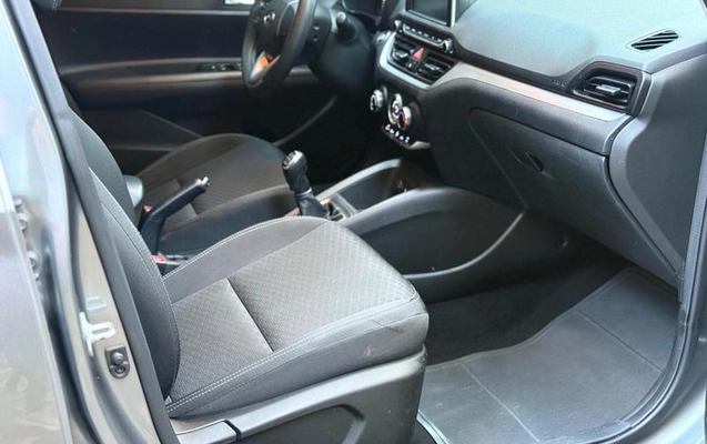 imagem-https://www.socarrao.com.br/sc-vehicle-images-prod/2068271/1782223538665-7966521_13_B_7d74c8a3aa.jpeg