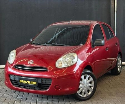 Nissan MARCH 1.0 16V Flex Fuel 5p 2013 Vermelho — foto 1 de 3