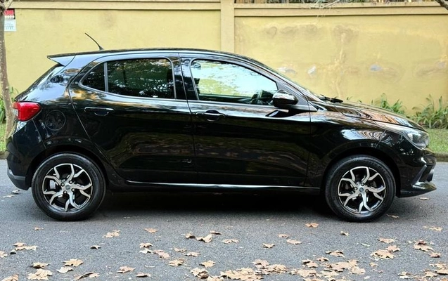 imagem-https://www.socarrao.com.br/sc-vehicle-images-prod/2068832/1787767037100-8022731_6_B_d8bc74ba8d.jpeg