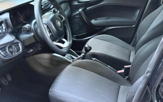 imagem-https://www.socarrao.com.br/sc-vehicle-images-prod/2068832/1787767037106-8022731_9_B_63ca48651f.jpeg