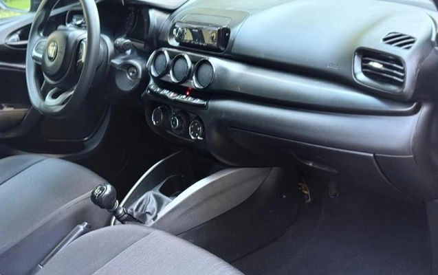 imagem-https://www.socarrao.com.br/sc-vehicle-images-prod/2068832/1787767037109-8022731_14_B_e35f2fd525.jpeg