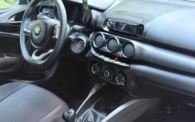 imagem-https://www.socarrao.com.br/sc-vehicle-images-prod/2068832/1787767037109-8022731_16_B_4b327dab96.jpeg