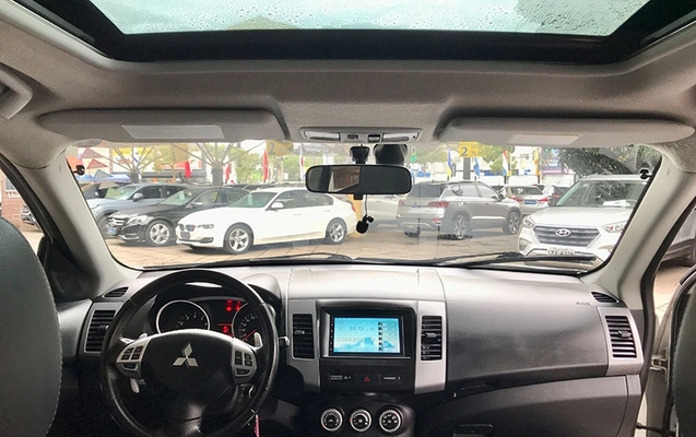 imagem-https://www.socarrao.com.br/sc-vehicle-images-prod/2069307/1787057439600-gP5oqmijIatvIp3VbTKm2RJjTdCPXxxN.jpg
