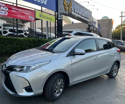 Toyota Yaris 2023 Prata — foto 1 de 3