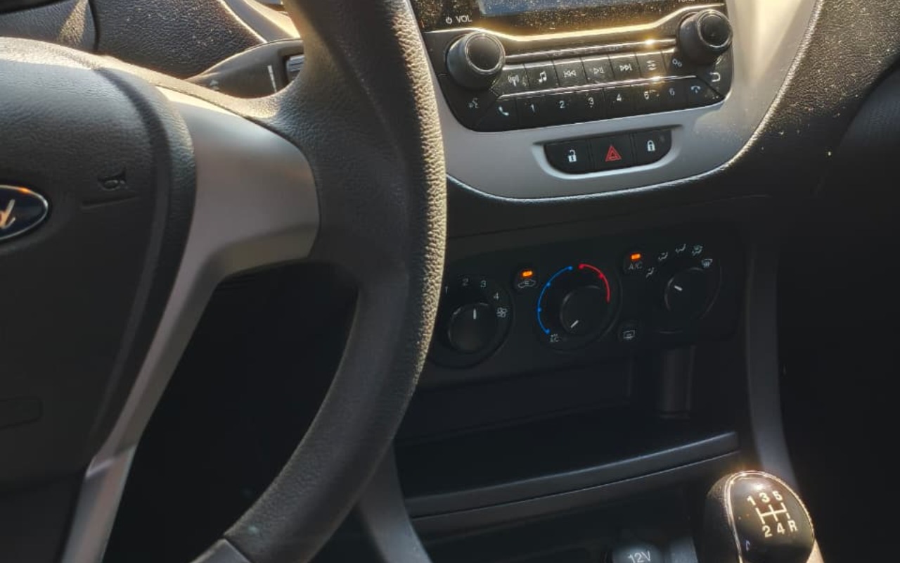 imagem-https://www.socarrao.com.br/sc-vehicle-images-prod/2070449/1789128711396-V2hhdHNBcHAgSW1hZ2UgMjAyNi0wOS0wMSBhdCAwOS41OC4xMCAoMykuanBlZw.jpeg