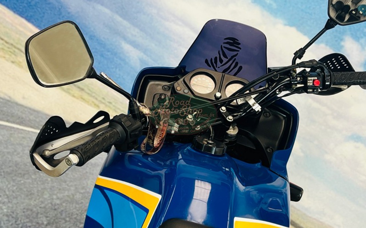 imagem-https://www.socarrao.com.br/sc-vehicle-images-prod/2071279/1781198791817-WFQgNjAwIEFaVUwgQkVORURJVE9fMTYuanBn.jpg