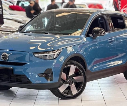 Volvo C40 2023 Azul — foto 1 de 3