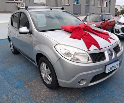 Renault Sandero 2011 Prata — foto 1 de 3