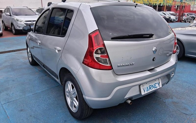 imagem-https://www.socarrao.com.br/sc-vehicle-images-prod/2073446/1789580205818-8165759_7_B_fa5fca51d5.jpeg