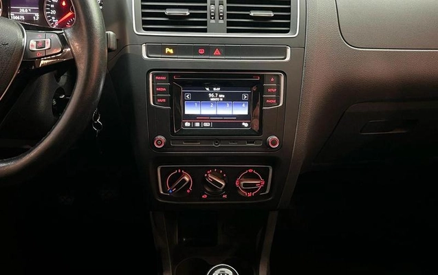 imagem-https://www.socarrao.com.br/sc-vehicle-images-prod/2073577/1788276797246-8159324_23_B_b55333796b.jpeg