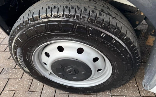 imagem-https://www.socarrao.com.br/sc-vehicle-images-prod/2073580/1782222729149-8179010_3_B_0d35407823.jpeg