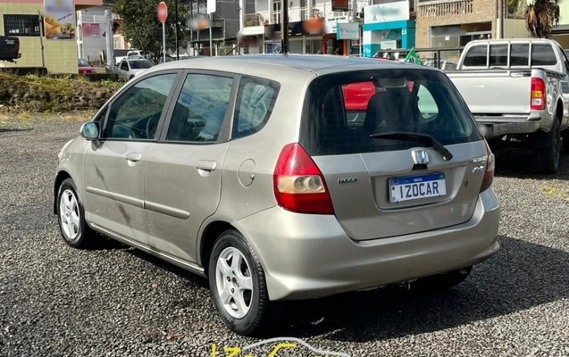 imagem-https://www.socarrao.com.br/sc-vehicle-images-prod/2075611/1781214435405-t1iuUWeIxS81fuQS6iDAFQrfnkctmrBp.jpg